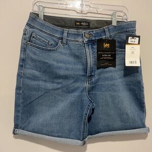 Lee Relax Fit, Tapered Leg, High-Rise, Shorts, Size 12 Medium, NWT